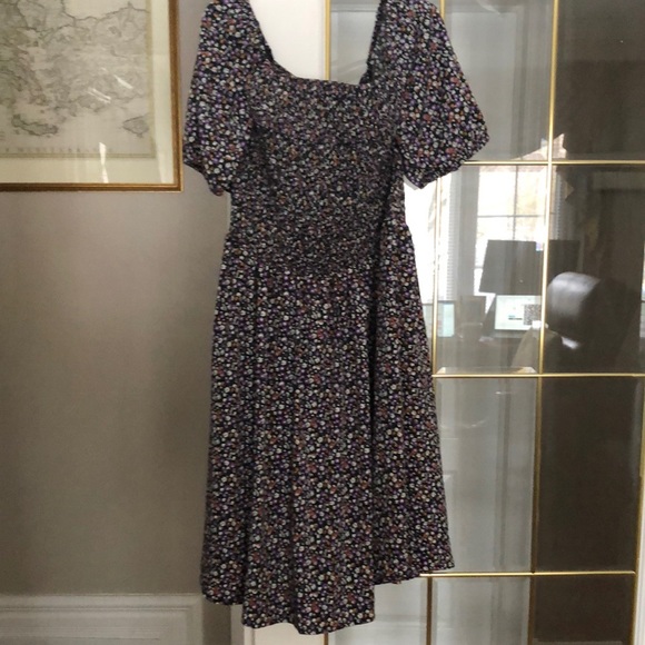 NWOT SHEIN dress with little flowers - Picture 1 of 5